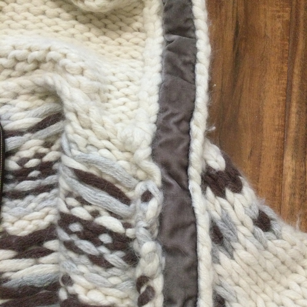 Girls ABERCROMBIE M Nordic fair isle sweater knit hooded cardigan thick warm GUC - Picture 10 of 10